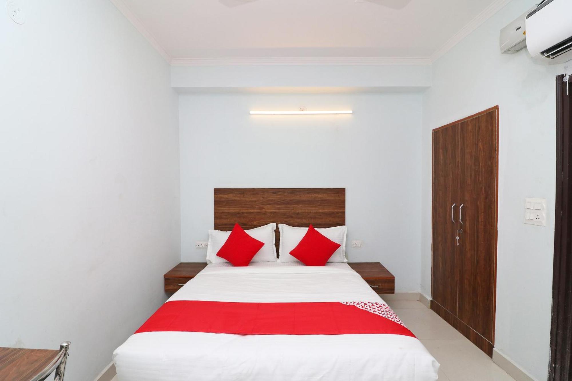 Super O Sathguru Residency Near New Ashok Nagar Metro Station 4* New Delhi